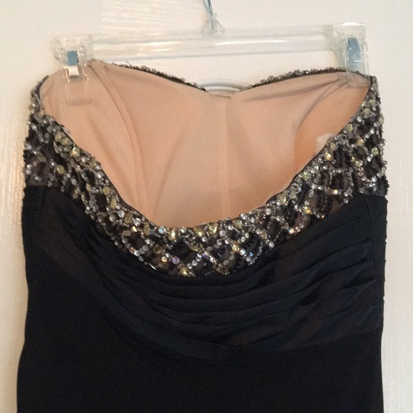 Long black gown with beaded bodice size 4 - Picture 3 of 4